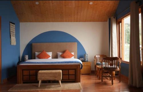 Naldehra Lit Et Petit-Déjeuner | Aagaman- Your Mountain Home