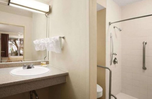 Alexandria West Maison | AAmazing Alexandria!! With Views! 2 Dbl Beds 12
