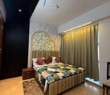 Noida Appartement | Aatha Luxury Suites With Pool