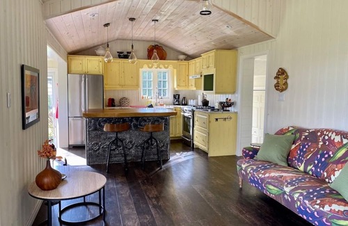 Lakefield Cottage | Abalone Cottage