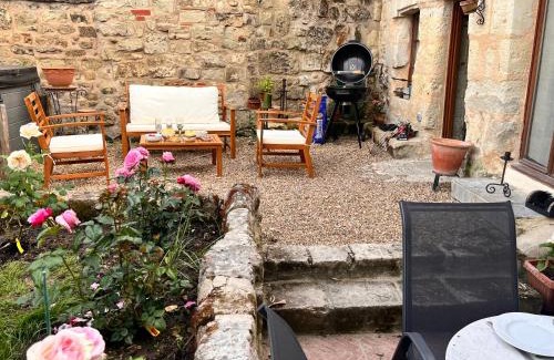 Fontevraud-l'Abbaye Maison | Abbaye Cottage - Maison entière - jardin - jacuzzi