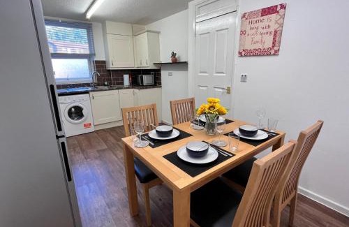 Thamesmead East Appartement | Abbey Wood Serviced Apartment 3BRH Free Wi-Fi Parking Tea and Coffee