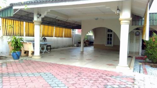 Kota Bharu Maison | AbgZul Homestay