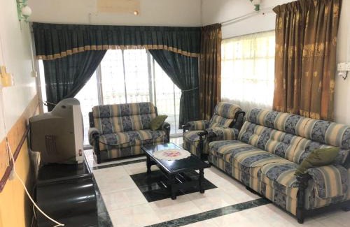 Kota Bharu Maison | AbgZul Homestay