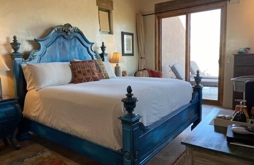 Youngsville Lit Et Petit-Déjeuner | Abiquiu Lake Inn & Breakfast: Soul-stirring experiences meet unrivaled views.