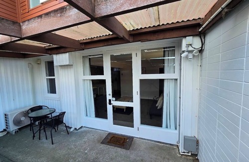 Miramar Appartement | Abode for Two (and a Few Paws!)