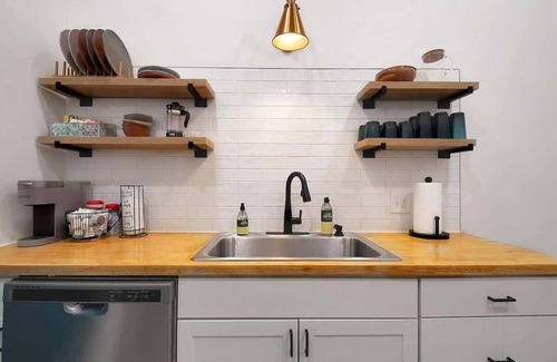 Wichita Maison | Abode II - Cheerful 1 Bed Duplex