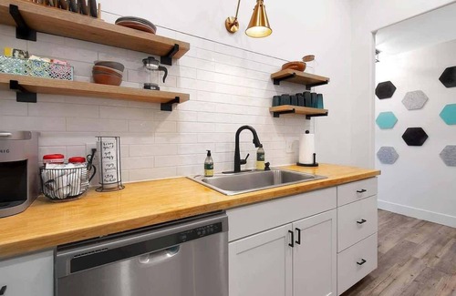 Wichita Maison | Abode II - Cheerful 1 Bed Duplex