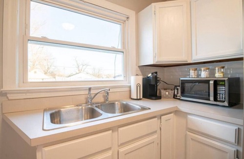 Peoria Heights Maison | ABODE ON ATLANTIC - Spacious 2BD in the Heights