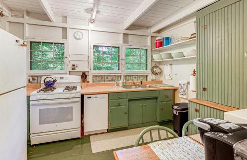 Grand Haven Maison | about 1 Mi to Dtwn Grand Haven Lake Michigan Cabin