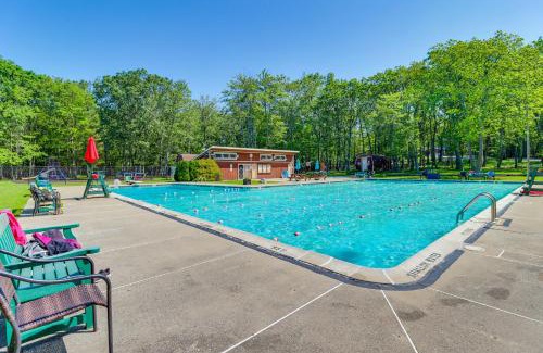 Jim Thorpe Maison | about 1 Mi to Lake Secluded Poconos Home with Decks