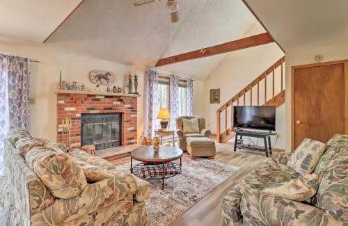 Jim Thorpe Maison | about 1 Mi to Lake Secluded Poconos Home with Decks