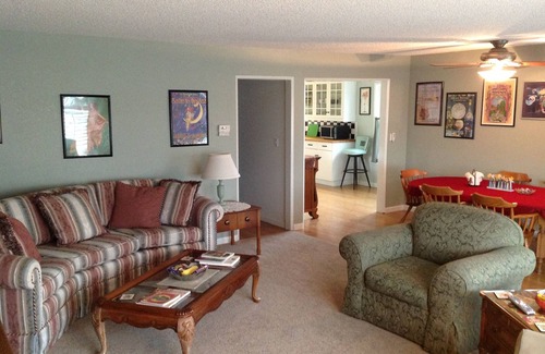 Sonoma Appartement | Au-dessus et sur Broadway - MaryJean’s Place