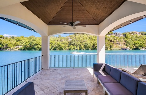 Rio Robles Maison | Above Autograph I New Remodel | Lakefront Lake Austin | Pool&Spa | Theater