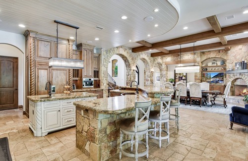 Lower Basin Lake Travis Maison | Above Casa TranquilityI Lake Austin I Pool&Spa l PickleBall I Family Fun