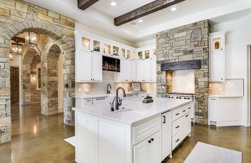 Lower Basin Lake Travis Maison | ARRIVE ELITE SUR LE LAC AUSTIN ESTATE | Jusqu'à 15 lits | Lakefront | Meilleur Backyrd