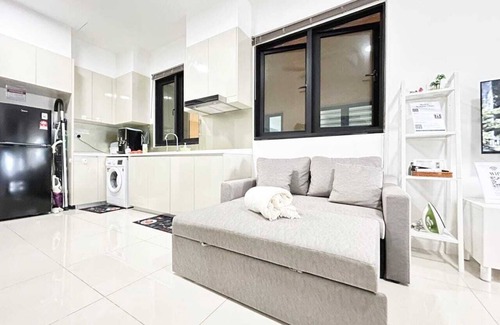 Taman Bukit Mewah Copropriété | Above Paradigm Mall JB, up to 5 Pax, 1BR