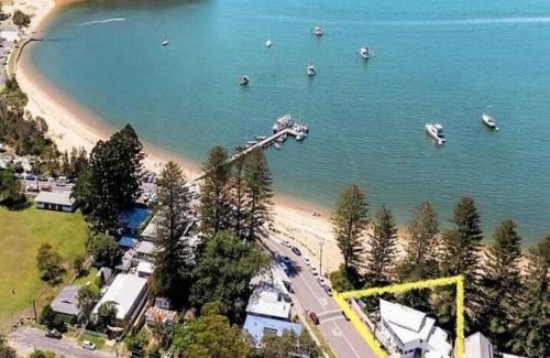 Patonga Appartement | Absolute Beach Front House Panoramic Views