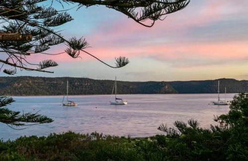 Patonga Appartement | Absolute Beach Front House Panoramic Views