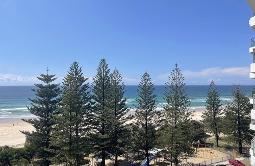 Miami Appartement | Absolute Beachfront Burleigh Heads. Large 2 bedroom 2 bath Apartment