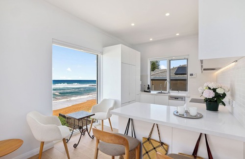 Mona Vale Appartement | Absolute Beachfront Apartment - 'On the Beach' Mona Vale