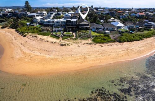 Blue Bay Appartement | Absolute Beachfront l Couples Getaway