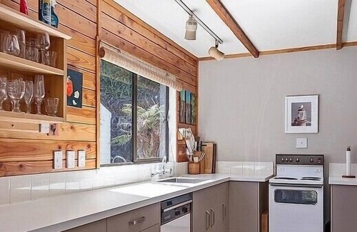 Okere Falls Cottage | Absolute Lakefront Favorite - Maison du Lac Rotoiti