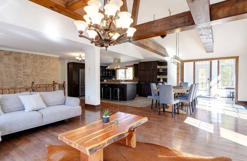 Val-des-Lacs Chalet De Ski | Château Val-des-Lacs | Luxe Absolu au Bord du Lac
