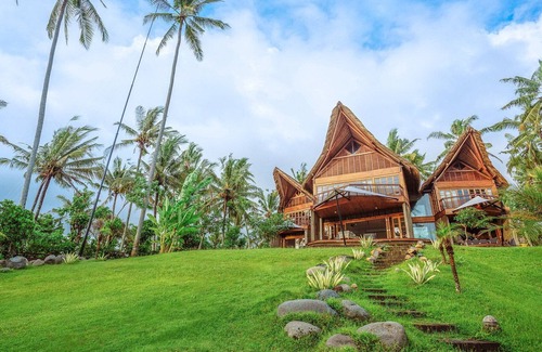 Suraberata Villa | Absolute stunning beachfront villa to escape, relax & rejuvenate!