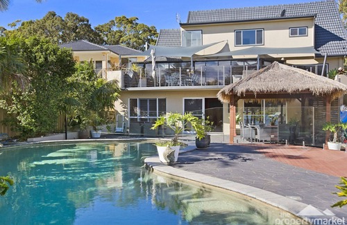 Summerland Point Maison | Absolute waterfront house with pool and jetty