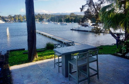 Lake Macquarie City Council Maison | Absolute waterfront home with private jetty