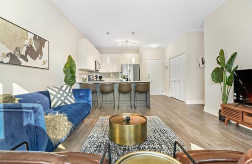Forestview Appartement | Absolutely Beautiful and Artsy 2BR Apartment in Oakbrook OAK18