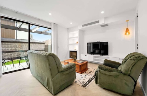 Burwood Maison | Absolutely Stunning Newly Built Burwood Townhouse