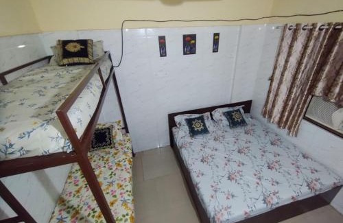 Thane West Lit Et Petit-Déjeuner | AC Bed And Breakfast At Pushpanjali Phase 2 Bunglow No A1,Ovale ,Ghodbunder Road Thane West