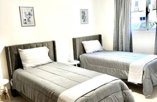 Cerro Alto Appartement | AC, Wifi, Gym, Pool, Parking, Sec. Guards 24 hrs.