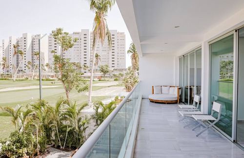 Playa Diamante Appartement | ACAPULCO RESIDENCES WITH GOLF VIEWS