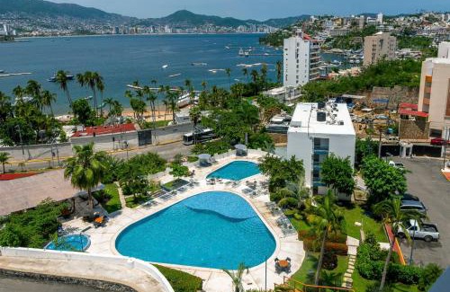 Las Playas Appartement | Acapulco Retreat with Bay Views & Amenities