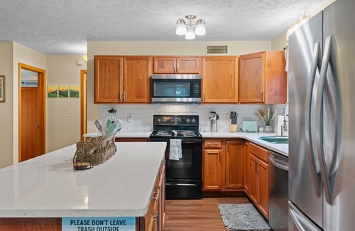 Jim Thorpe Maison | Accessible Retreat - Ramp & Walk-in Shower - Main Floor Living in Jim Thorpe