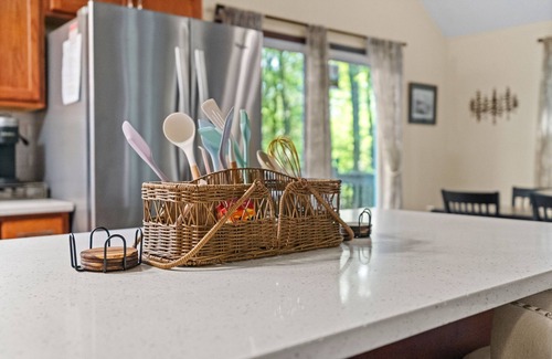 Jim Thorpe Maison | Accessible Retreat - Ramp & Walk-in Shower - Main Floor Living in Jim Thorpe