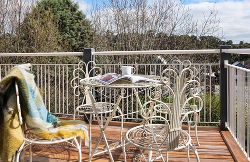 Daylesford Maison | Accolade - a stone's throw from Lake Daylesford