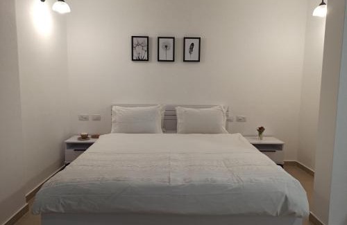 Rosh Pinna Appartement | Accommodation at Miss Daisy - להתארח אצל מיס דייזי