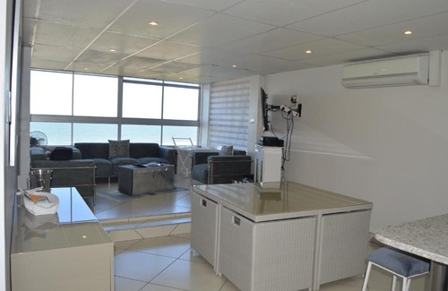 North Beach Appartement | Accommodation Front - Classy 4 Sleeper with Ocean Views