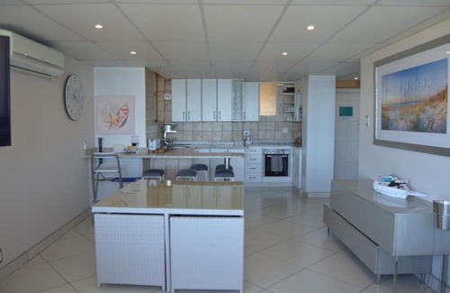 North Beach Appartement | Accommodation Front - Classy 4 Sleeper with Ocean Views