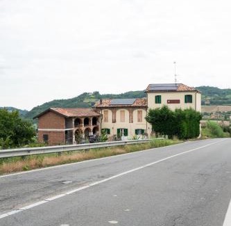 Moncalvo Maison | Acero Rosso