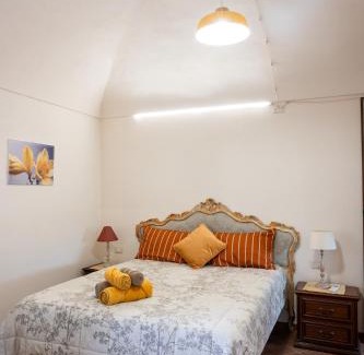 Moncalvo Maison | Acero Rosso