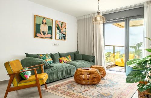 Nahariya Appartement | Achziv Stylish Beach Haven by Sea N' Rent