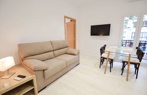 Arxiduc Appartement | Acogedor Apartamento Cerca del Paseo de la Blanquerna