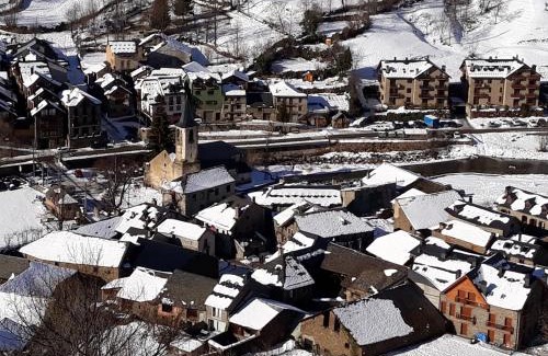 Isil Chalet De Ski | Acogedora casita en el Pallars
