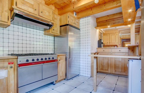 Les Prodains Appartement | ACONITS - Cinq Chambres Appartement, Couchages 15