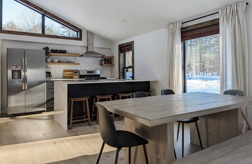 Cairo Maison | Acorn Bungalow & Lodge - Luxury Cabin, Catskills